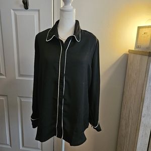BY DESIGN | NWT Black Button Down Blouse Black w/White piping Size - OX